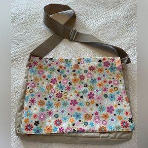 Thirty-one Reversible Messenger Bag